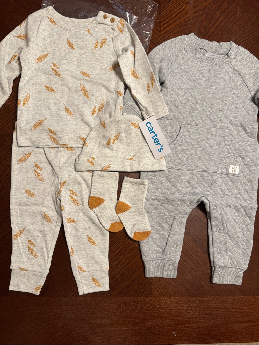 Carter's NWT Baby Boy Feather 4-Piece Set- & Quilted Grey jumpsuit Sz 6 months